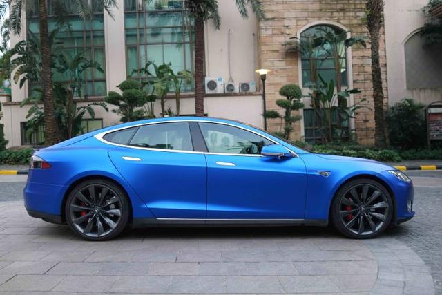 比亚迪不敌特斯拉，有这三个原因，网友：别闹，它可是汽车界华为