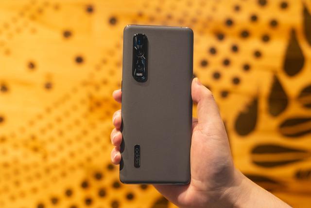OPPO Find X2 雅灰皮革版图赏