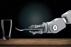 黑科技！机器人了解人类的行为意图之后，能够叠衣服整理桌子？