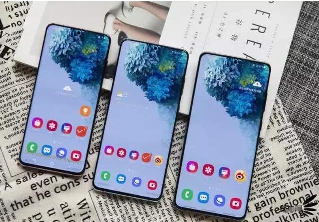 再次验证了：华为是卖相机的，而三星是卖屏幕的