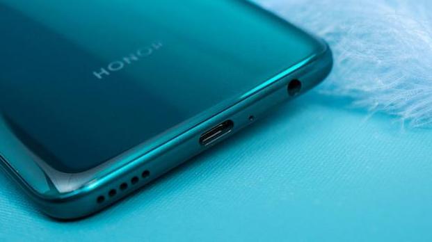 荣耀放大招！6400万矩阵四摄+40W+2399元，两年半不卡顿的5G标杆