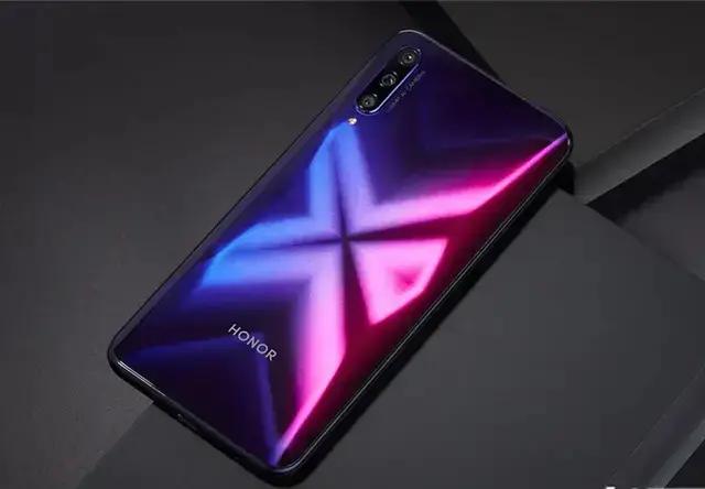 荣耀9X真香了一年，内行人告诉你，这个版本“更值得”