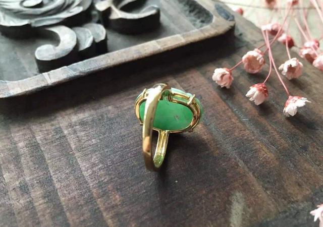 互联网风口之下，玉石行业再度洗牌，玉雕销售如何才能适应市场？