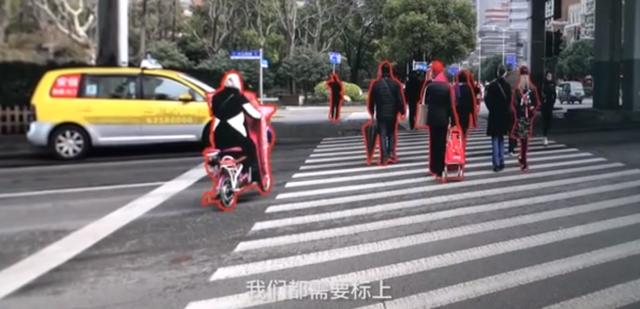 AI时代的农民工：小学学历，月薪3000，却创造上千万产值！