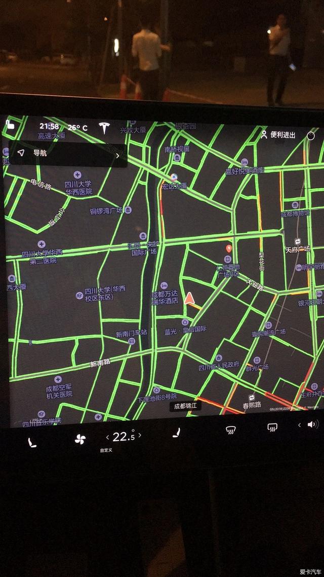 代步+长途，1年开了20000公里，特斯拉model3用车感受分享