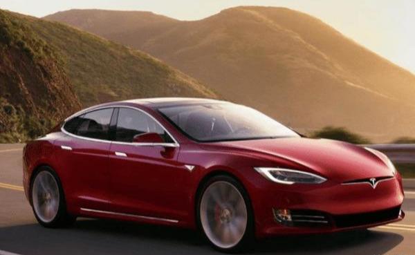 从安全性和单位重量功率看，现在国内超过特斯拉的至少两家