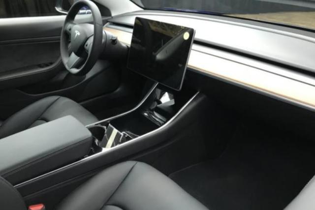 特斯拉30万级豪华车不香？当初还没上市，订单破40万比宝马还火