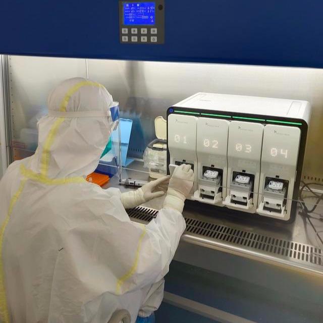 阿里穿上“白大褂”