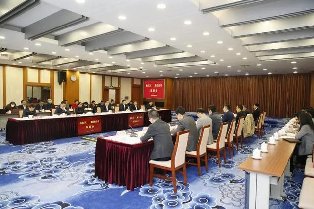 上海4400亿「集邮」：腾讯、京东、美的……你想到的都齐了