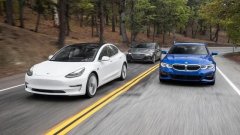 Model 3挑趴宝马3+捷尼赛思G70，豪华中级车试驾，结果很反转！