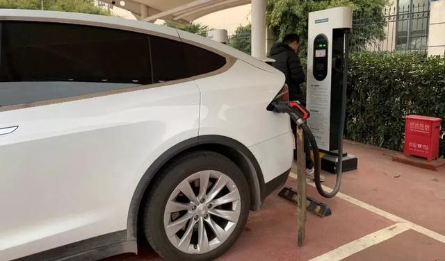 回家过年，开电动汽车靠谱吗