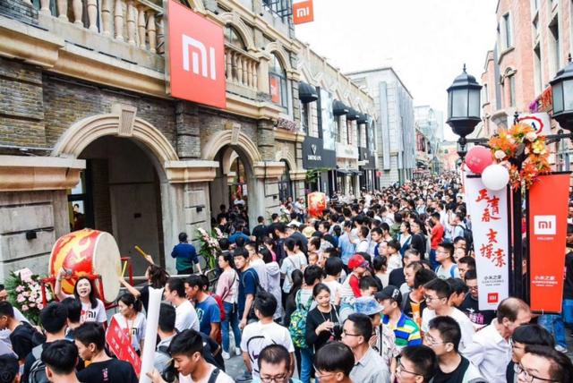 小米10站稳线上高端后，雷军对华为OPPO的线下总攻，何时开始？