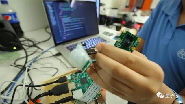 开挂的印度裔00后：7岁“出道”教编程，12岁成为IBM荣誉顾问