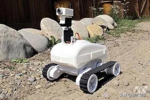 为什么日本在研究人工智能机器人时喜欢女机器人？