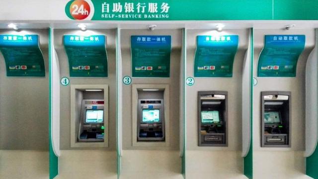 移动支付带来的“坏处”，这3个行业面临失业，传统经济举步维艰