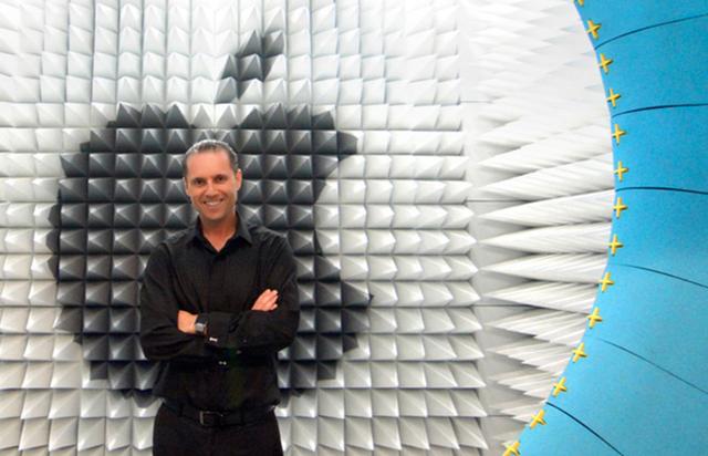 前苹果无线技术专家Caballero加盟微软HoloLens团队