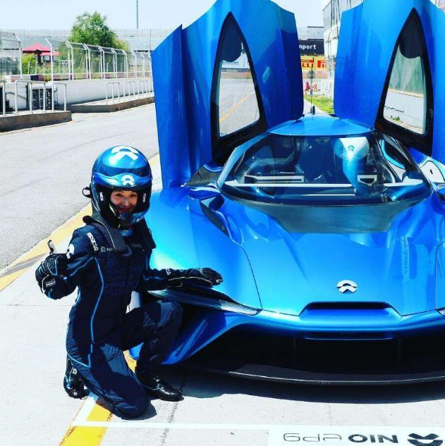 奶茶妹妹是真爱！京东刘强东别墅豪宅曝光， 章泽天有位置够分量