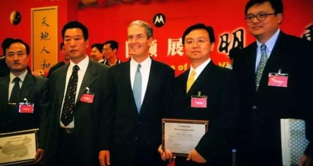 巴菲特重仓12年，比亚迪的新能源帝国，与特斯拉终将一战