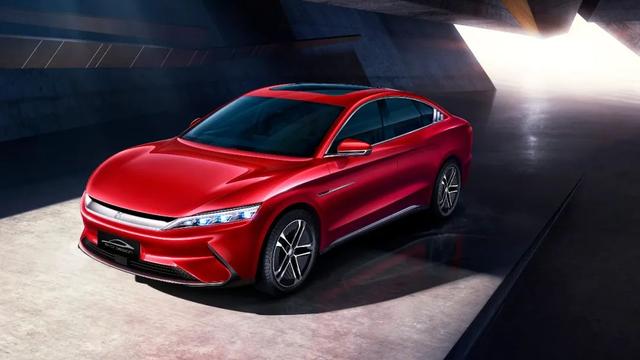 巴菲特重仓12年，比亚迪的新能源帝国，与特斯拉终将一战