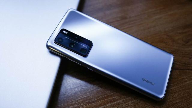 华为为何逐步放弃菊花标志，而大面积使用"HUAWEI"？