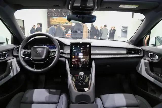 面对特斯拉，吉利终于坐不住了，宣布正式量产，极简豪华实力不凡