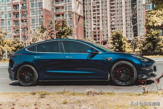 30多万的特斯拉太低调？车主花2万升级套件，跑车味道就出来了