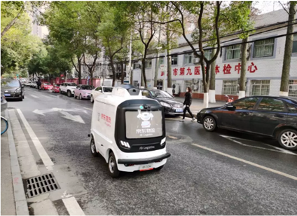 武汉5G无人物流车