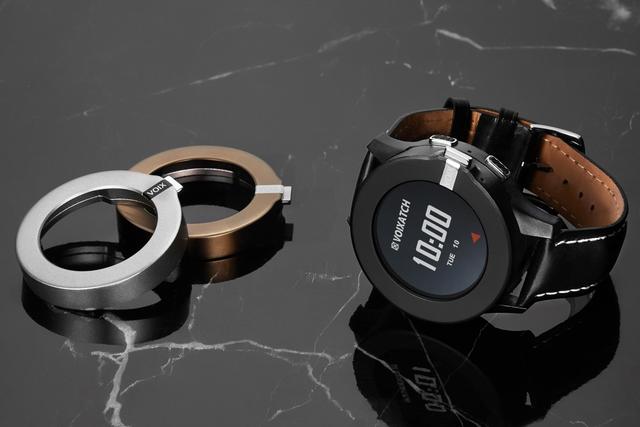 一款内嵌耳机的智能手表，独有的嵌入技术，让生活是智能的简约化