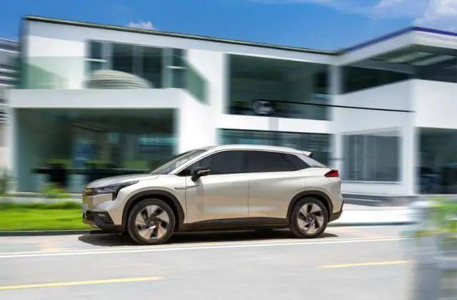 车闻 | 油价下跌+限行取消，纯电车型，你们还死不死！？