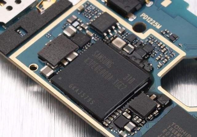 手机8G内存性能比12G强？为什么手机双通道内存反而不好使了