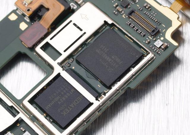 手机8G内存性能比12G强？为什么手机双通道内存反而不好使了