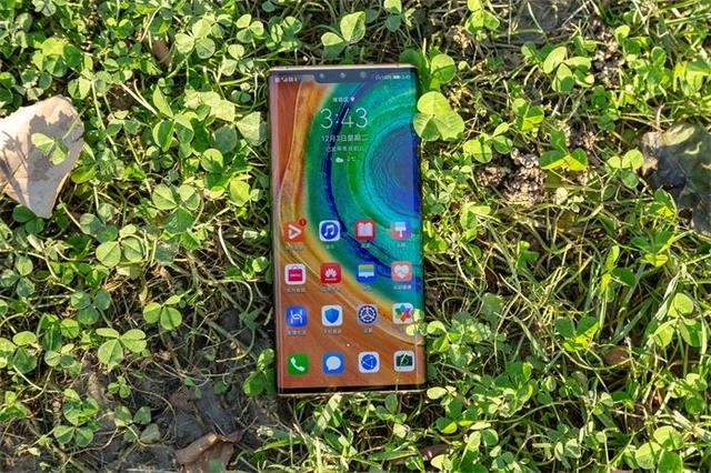 华为前高管吐槽：Mate30Pro顶配版，才用了3个月就主板故障