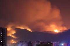 消防机器人、空气监测仪……新科技如何保障消防救援人员的安全？