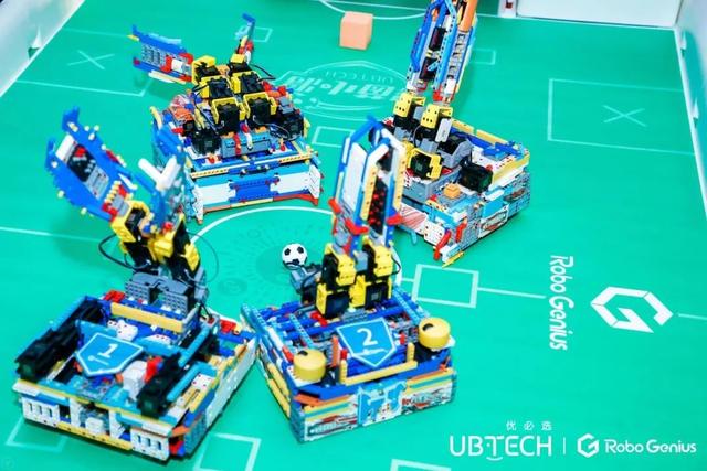 13岁男孩从菜鸟到机器人大赛冠军，我被他造的机器人惊到了！