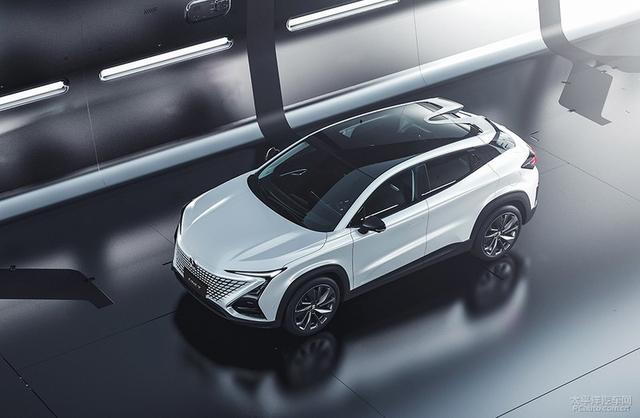 AI关怀有多懂你？长安UNI-T智能黑科技肌肉秀