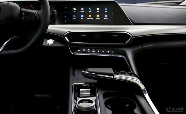 AI关怀有多懂你？长安UNI-T智能黑科技肌肉秀