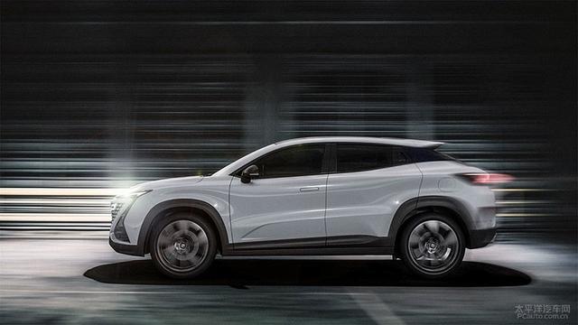 AI关怀有多懂你？长安UNI-T智能黑科技肌肉秀