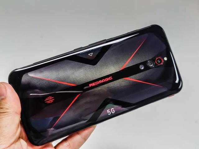 这手机自带游戏作弊功能，还不违规