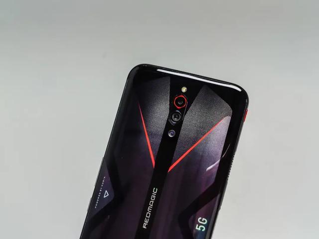 这手机自带游戏作弊功能，还不违规