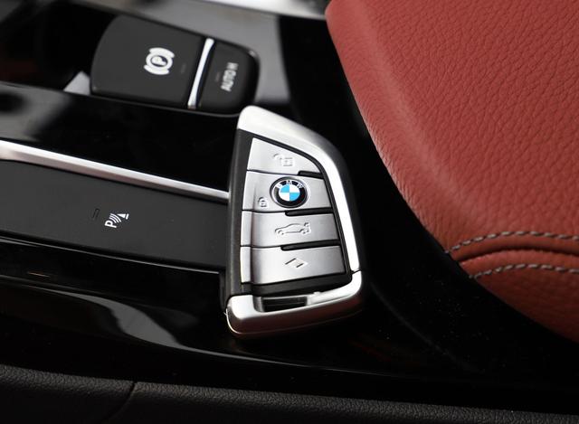 叫价50万，却成为了最畅销的插混轿车，宝马5系新能源什么来头？