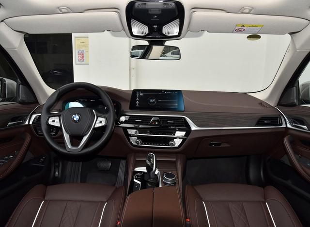 叫价50万，却成为了最畅销的插混轿车，宝马5系新能源什么来头？