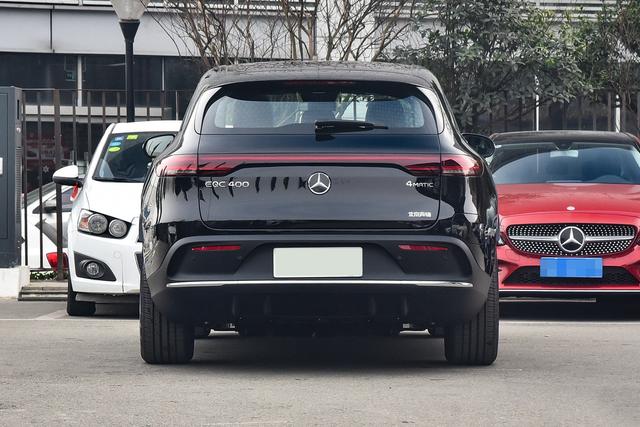 奔驰这次良心了，408马力+730Nm，配四驱不到60w，关键还是台SUV