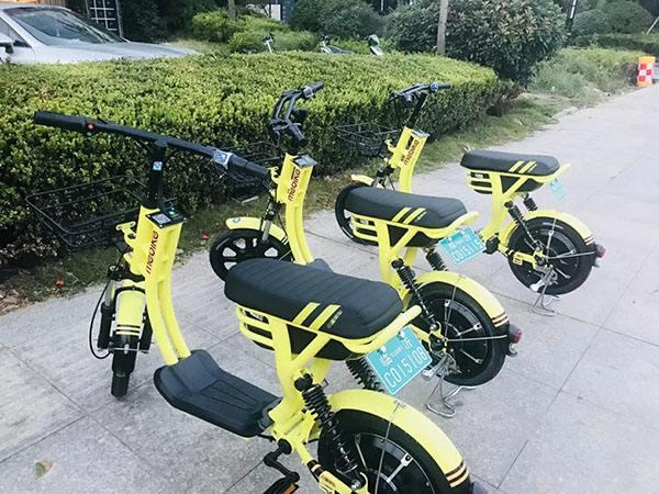 共享电动车没有牌照是否可以行驶,看看这些城市的做法你就知道了