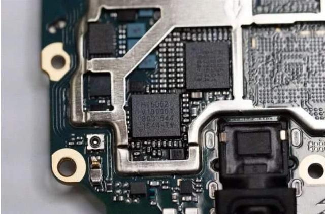 麒麟990 5G优势凸显，国产手机极力掩盖缺点，高通再次“翻车”？