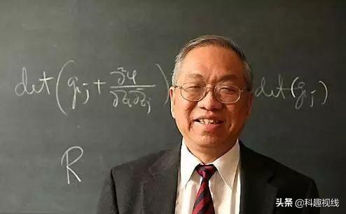 华为称有700位数学家，丘成桐先生对此有很大意见，让华为很尴尬
