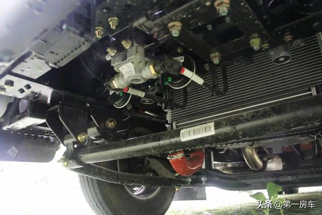 万字详解，诺亚方舟2020款新能源房车，两室一厅旅居生活不缺电！