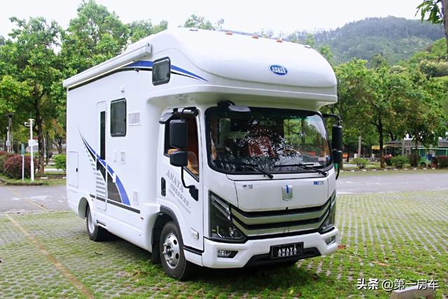 万字详解，诺亚方舟2020款新能源房车，两室一厅旅居生活不缺电！