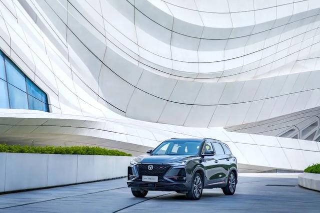 凯美瑞成B级车销冠，特斯拉月销过万，3月汽车市场亮点多