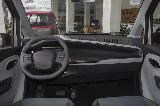 宝马换宝骏，车主买4万的新能源天天开，原因：因为省钱