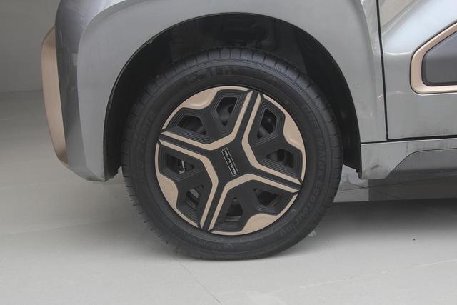 宝马换宝骏，车主买4万的新能源天天开，原因：因为省钱